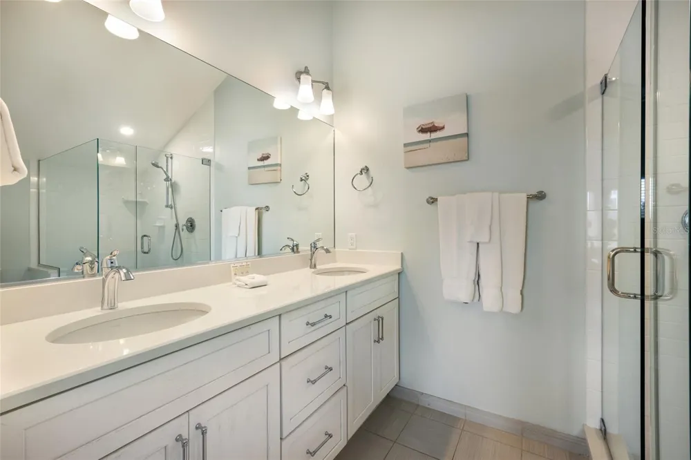 315 HAMMOCK CIRCLE Anna Maria, FL 34216