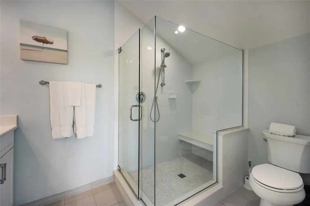 315 HAMMOCK CIRCLE Anna Maria, FL 34216