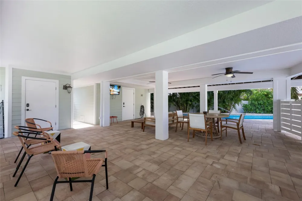 315 HAMMOCK CIRCLE Anna Maria, FL 34216