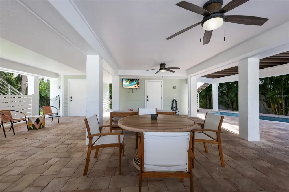 315 HAMMOCK CIRCLE Anna Maria, FL 34216
