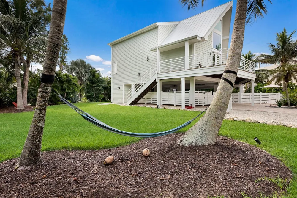 315 HAMMOCK CIRCLE Anna Maria, FL 34216