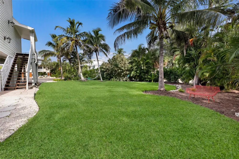 315 HAMMOCK CIRCLE Anna Maria, FL 34216