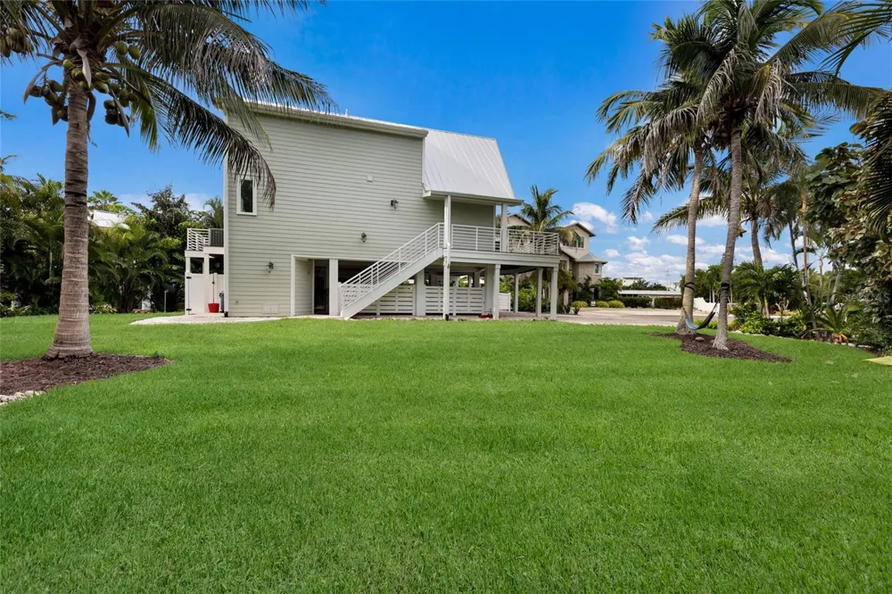 315 HAMMOCK CIRCLE Anna Maria, FL 34216