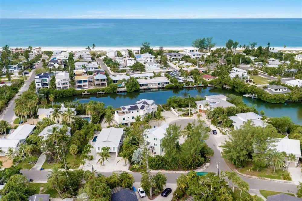 315 HAMMOCK CIRCLE Anna Maria, FL 34216