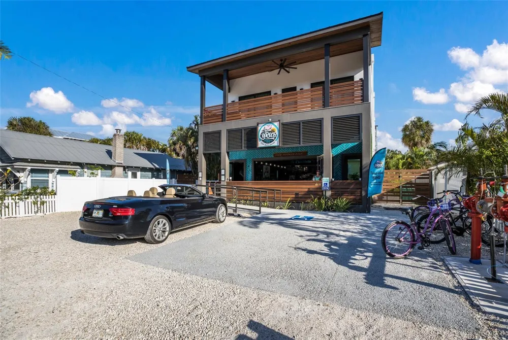 315 HAMMOCK CIRCLE Anna Maria, FL 34216