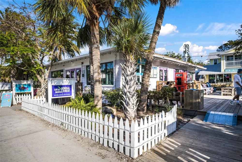 315 HAMMOCK CIRCLE Anna Maria, FL 34216