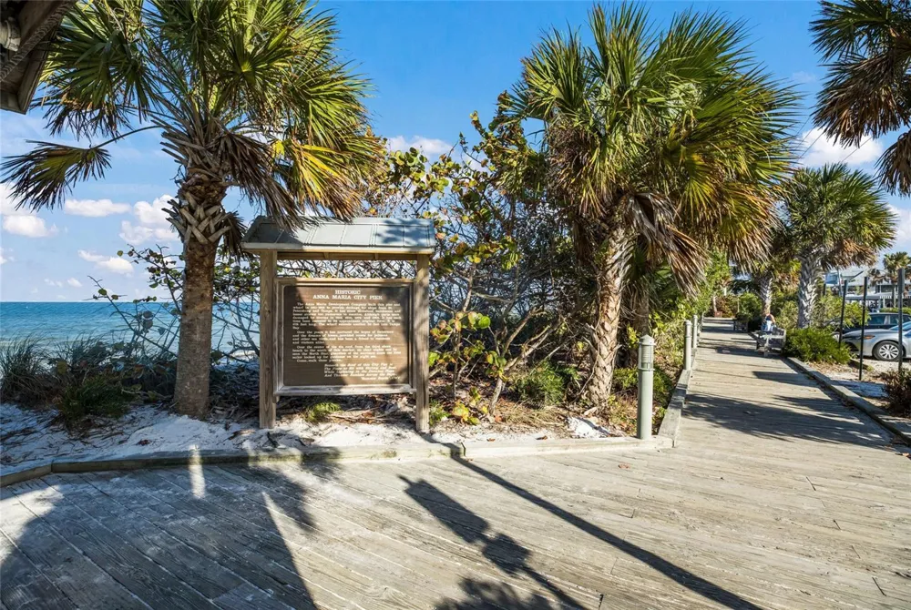 315 HAMMOCK CIRCLE Anna Maria, FL 34216