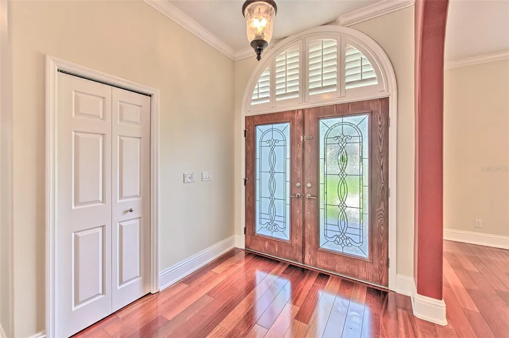 5207 MERION RD Valrico, FL 33596