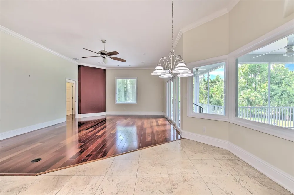 5207 MERION RD Valrico, FL 33596