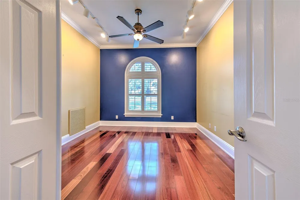 5207 MERION RD Valrico, FL 33596