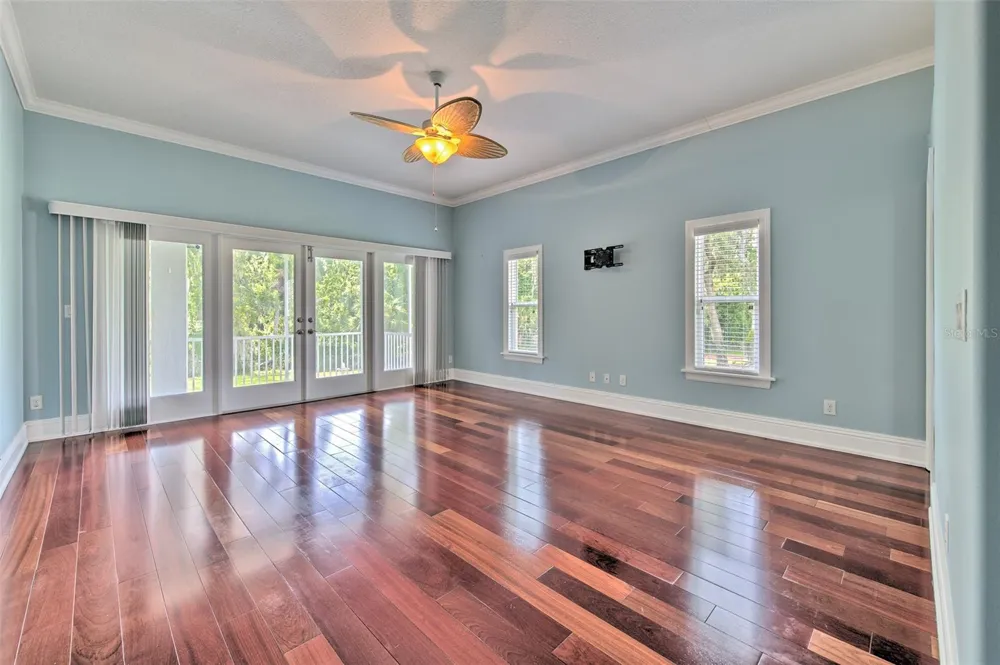 5207 MERION RD Valrico, FL 33596