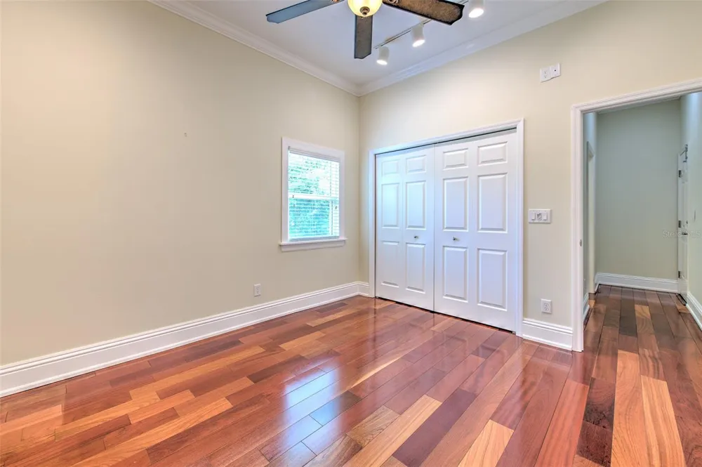 5207 MERION RD Valrico, FL 33596