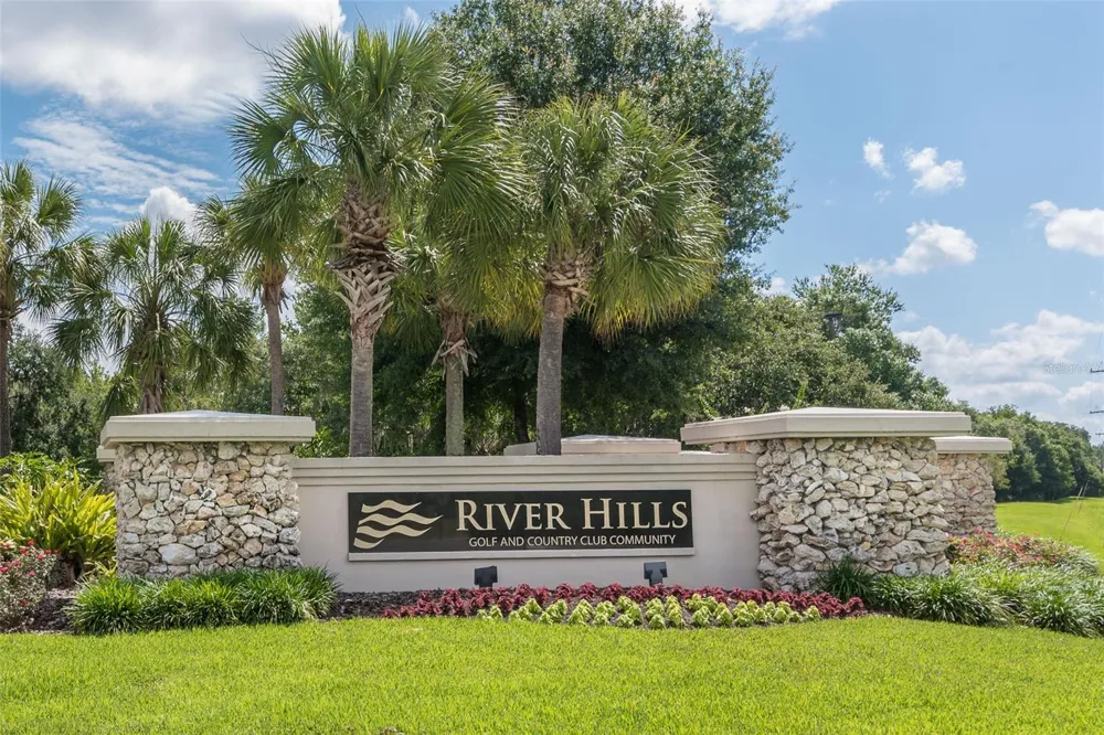 5207 MERION RD Valrico, FL 33596