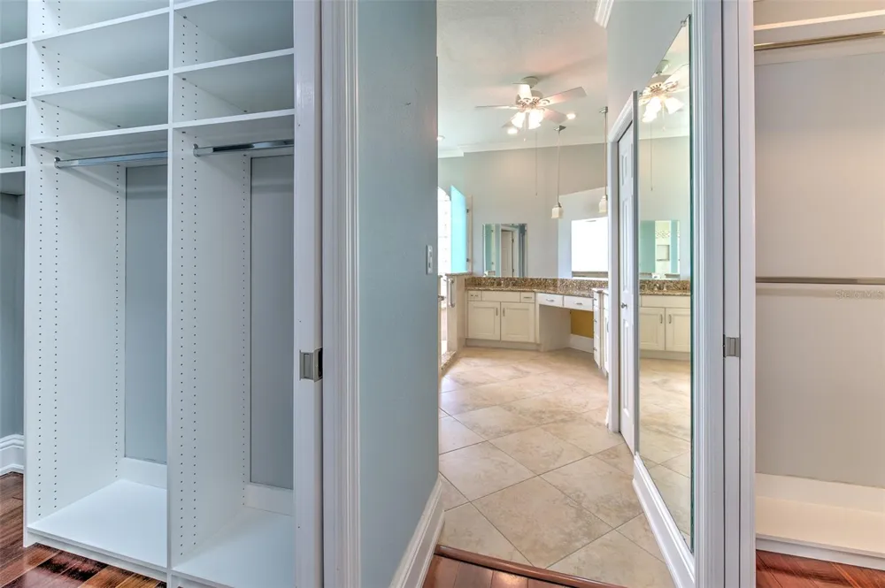 5207 MERION RD Valrico, FL 33596