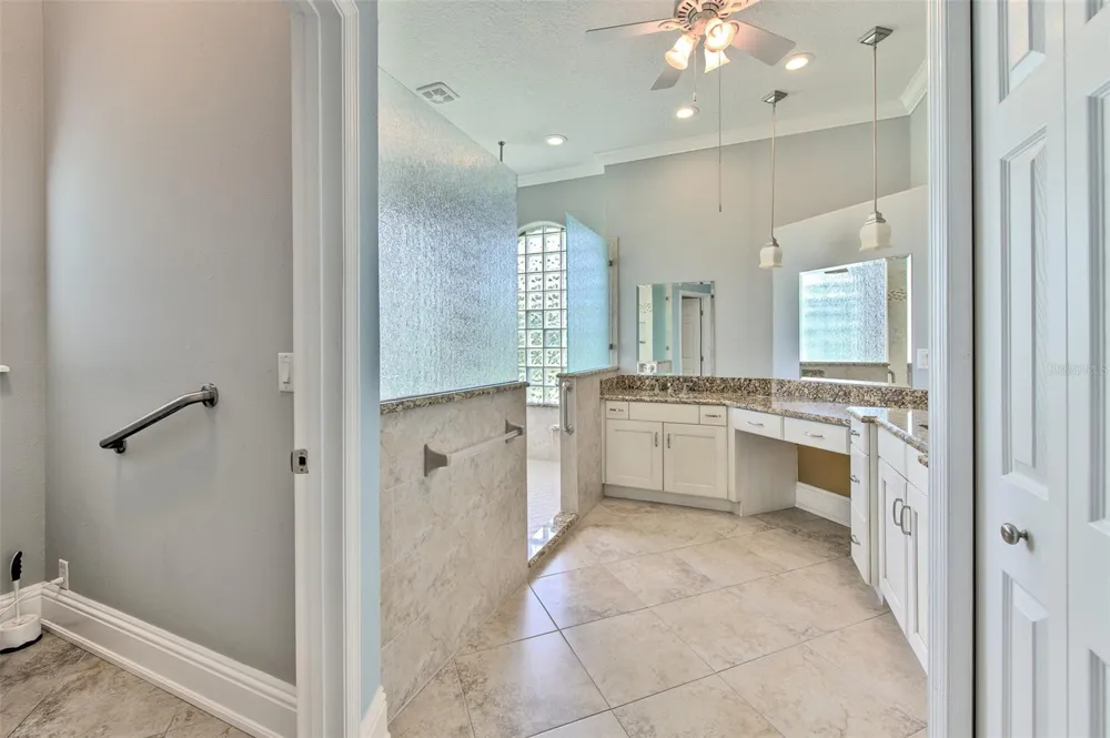 5207 MERION RD Valrico, FL 33596
