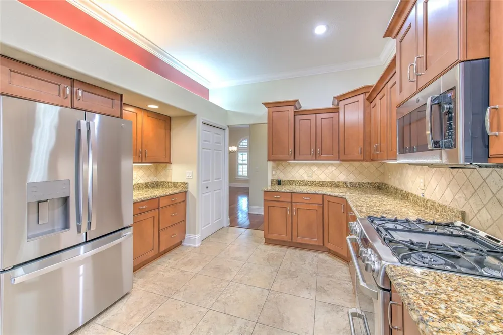 5207 MERION RD Valrico, FL 33596