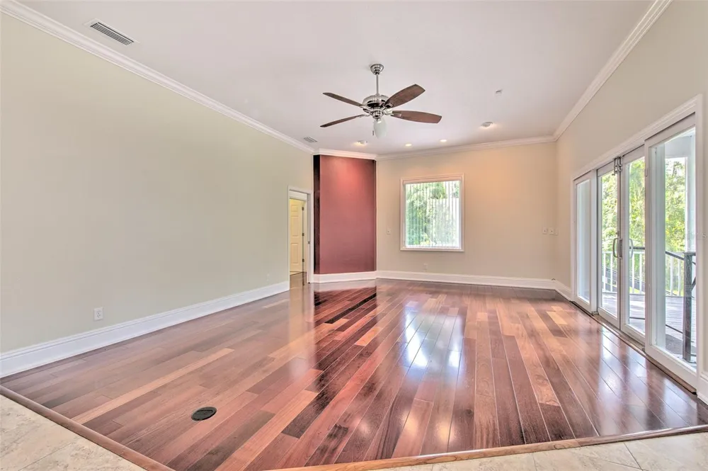 5207 MERION RD Valrico, FL 33596