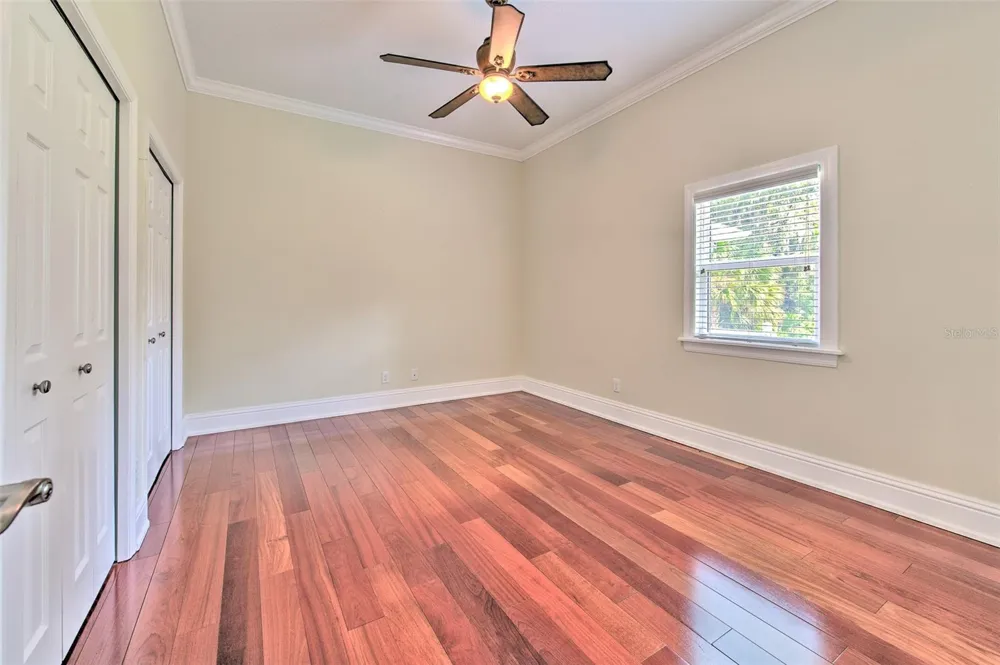 5207 MERION RD Valrico, FL 33596