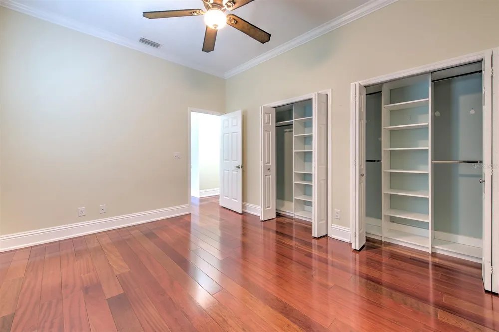 5207 MERION RD Valrico, FL 33596