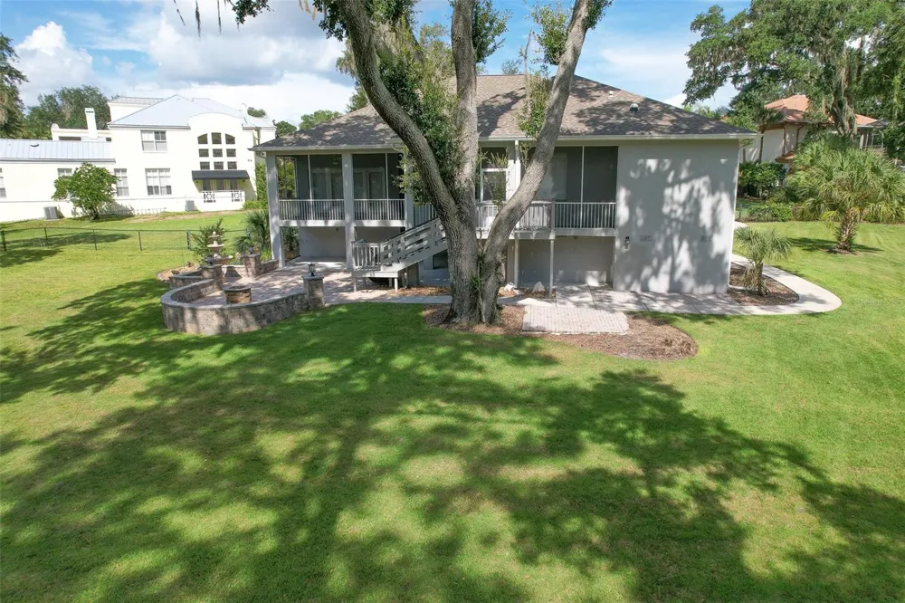 5207 MERION RD Valrico, FL 33596