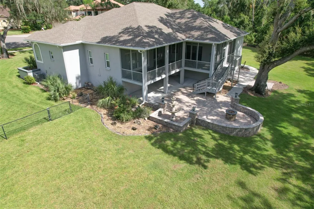 5207 MERION RD Valrico, FL 33596