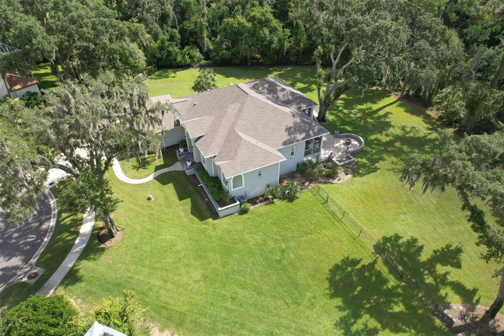 5207 MERION RD Valrico, FL 33596