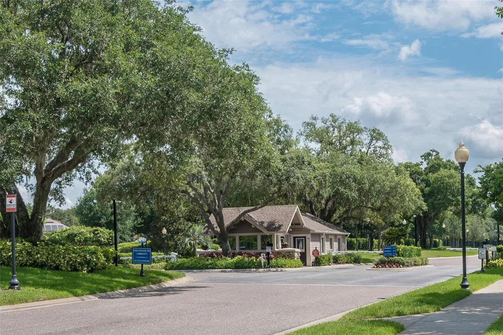 5207 MERION RD Valrico, FL 33596