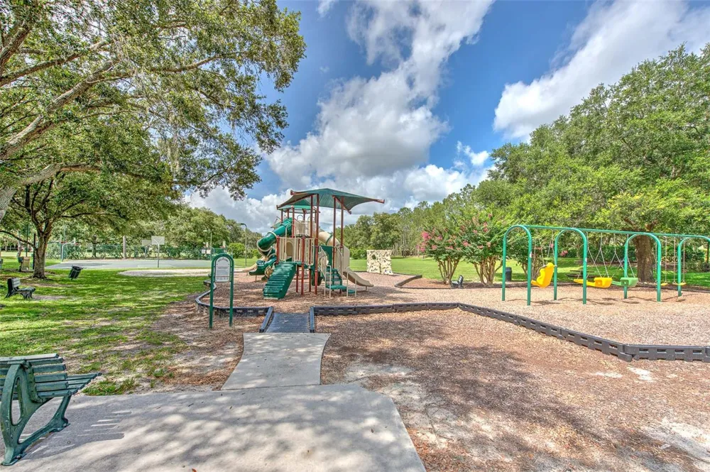 5207 MERION RD Valrico, FL 33596