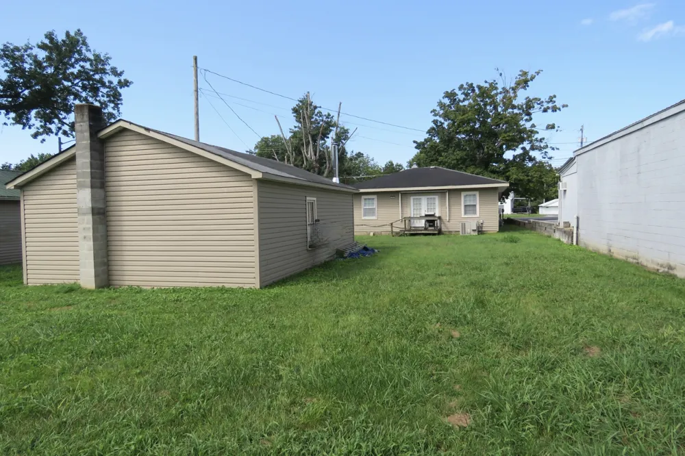 352 N Spring St Sparta, TN 38583