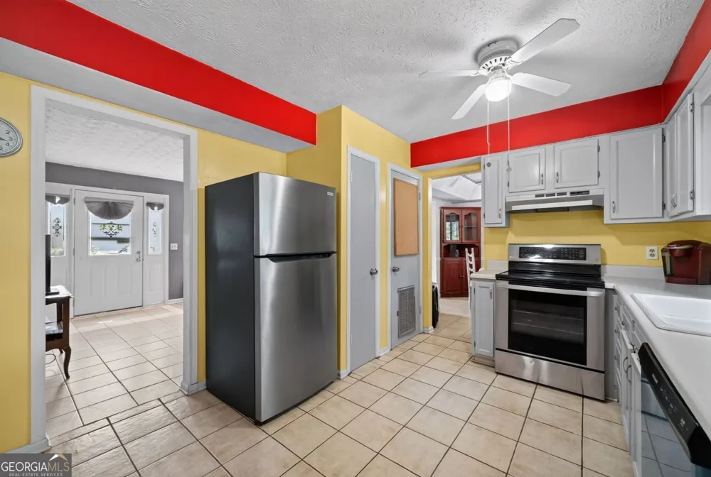 3679 Pointer RD Loganville, GA 30052