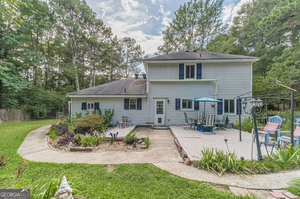 3679 Pointer RD Loganville, GA 30052