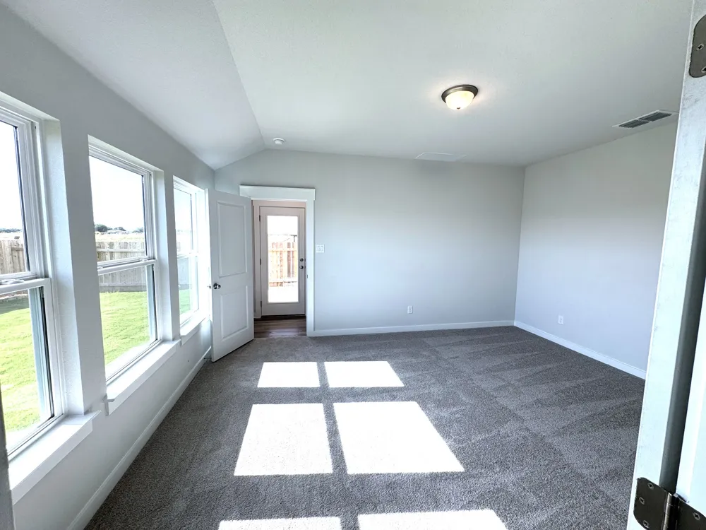 709 Red Wolf Drive Jarrell, TX 76537