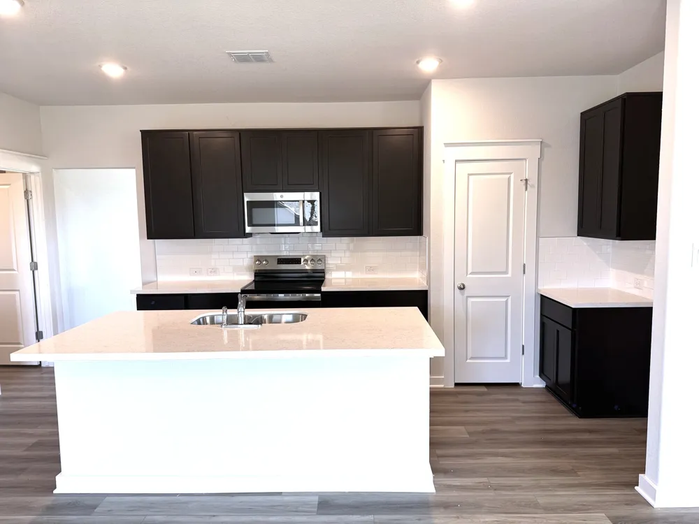 709 Red Wolf Drive Jarrell, TX 76537
