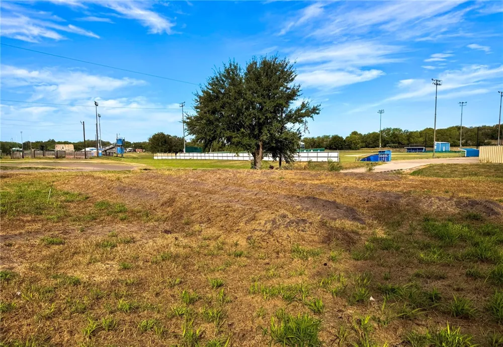 806 Pecos Street George West, TX 78022