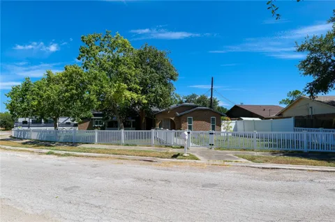 4913 Creekbend