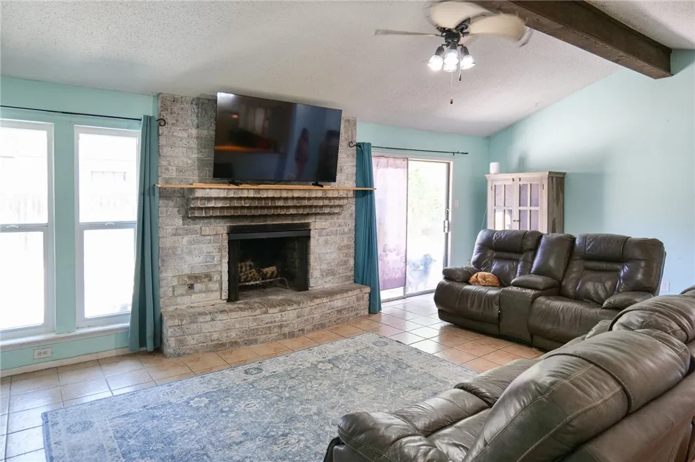 4913 Creekbend Road Corpus Christi, TX 78413