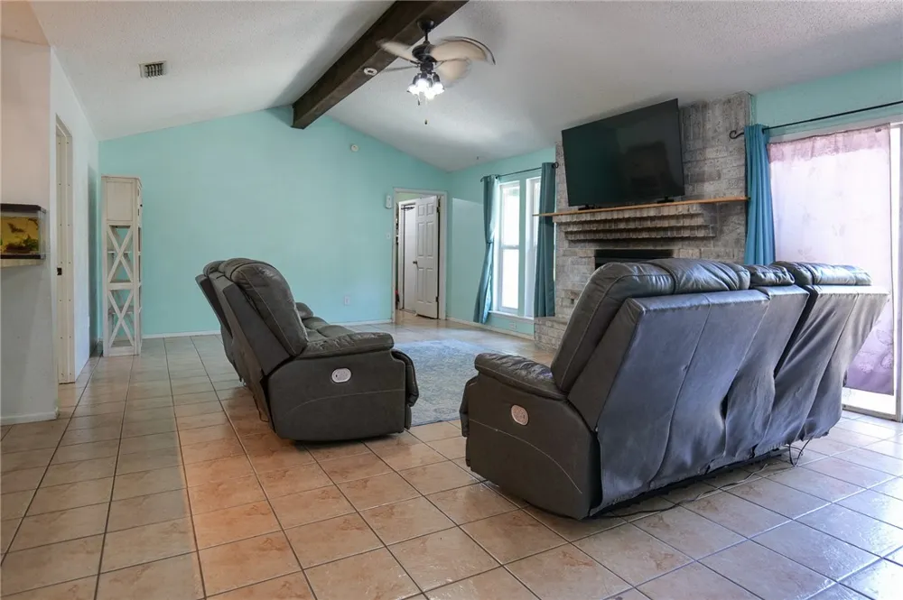 4913 Creekbend Road Corpus Christi, TX 78413