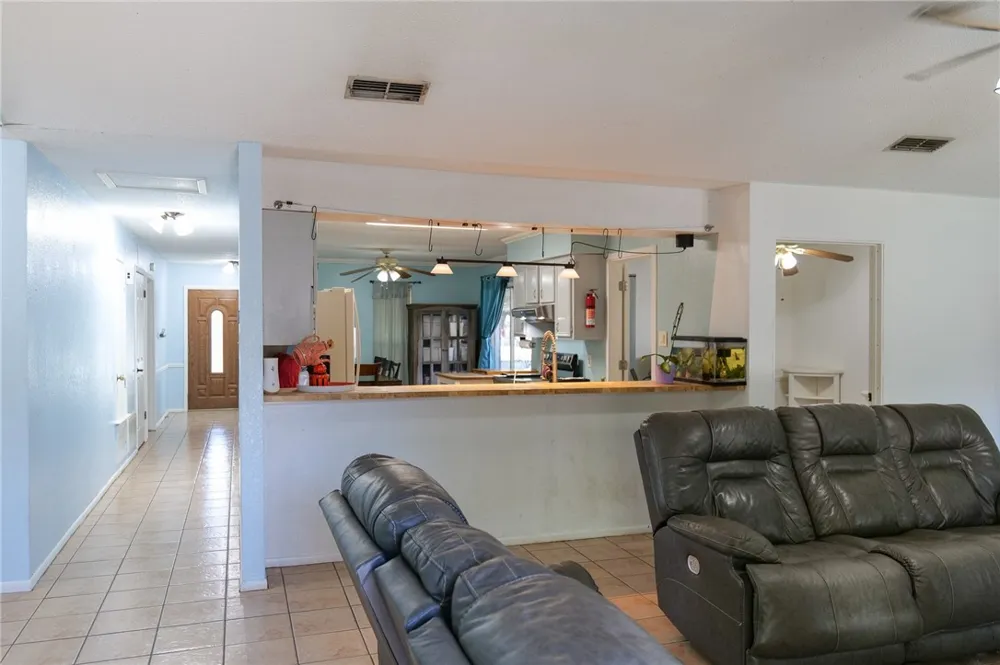 4913 Creekbend Road Corpus Christi, TX 78413