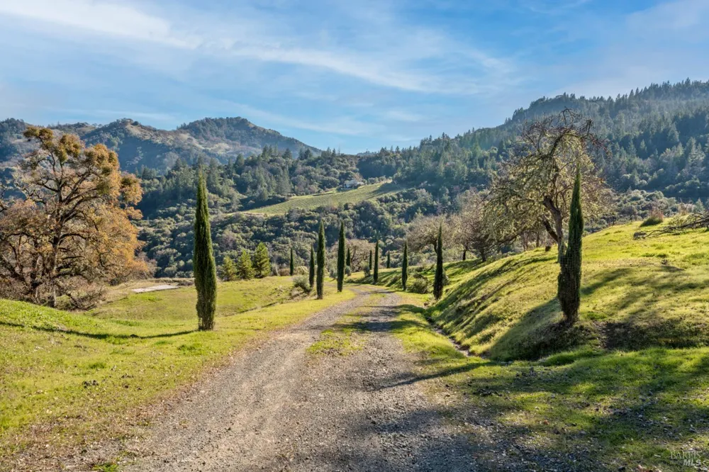 6620 Robinson Creek Road Ukiah, CA 95482