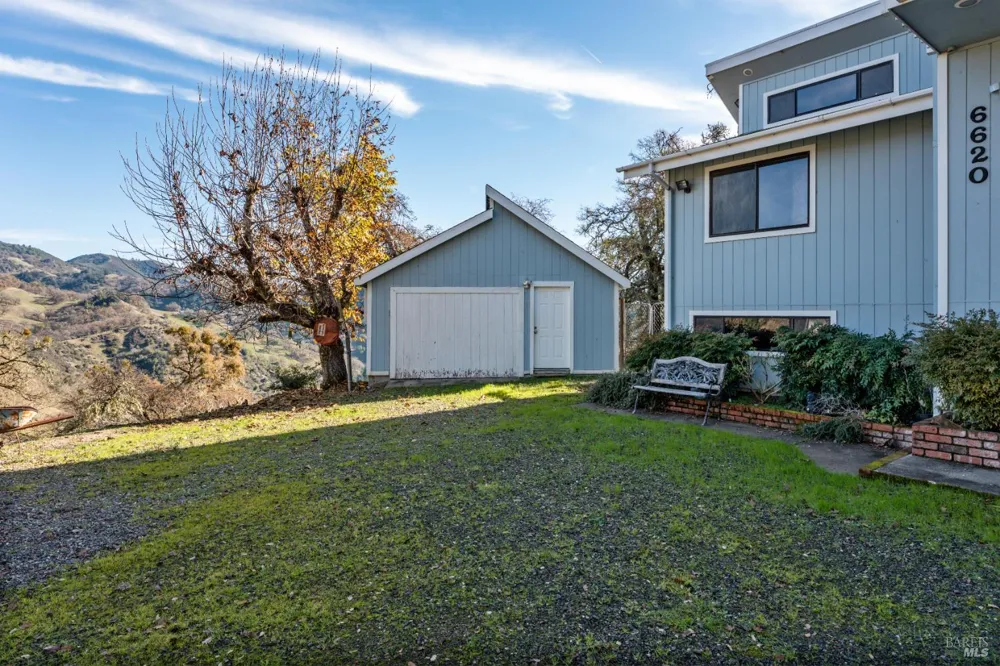 6620 Robinson Creek Road Ukiah, CA 95482