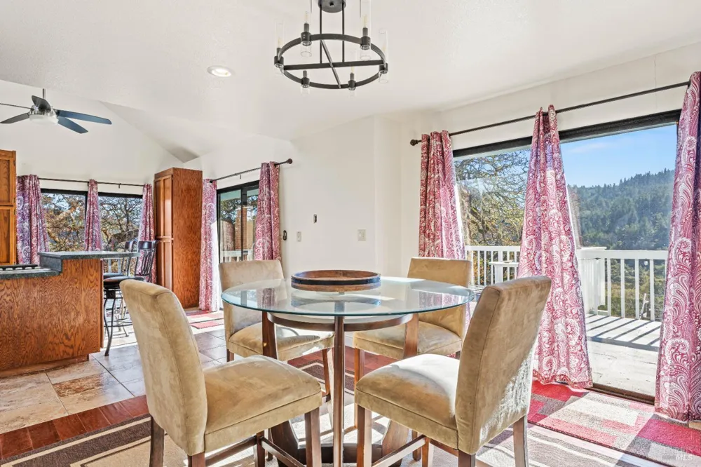 6620 Robinson Creek Road Ukiah, CA 95482