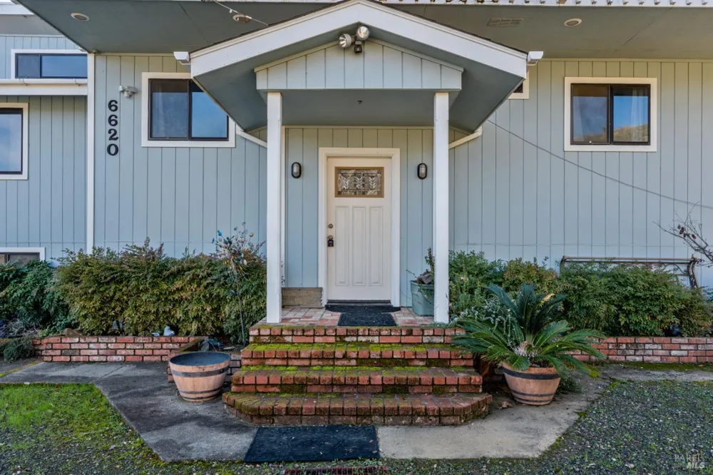6620 Robinson Creek Road Ukiah, CA 95482