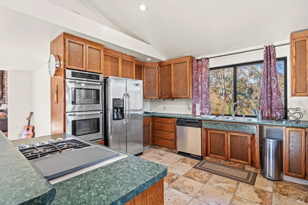 6620 Robinson Creek Road Ukiah, CA 95482