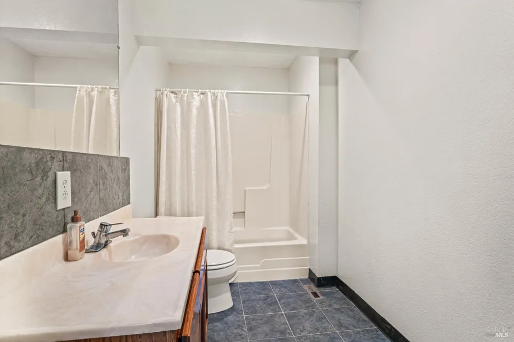 6620 Robinson Creek Road Ukiah, CA 95482