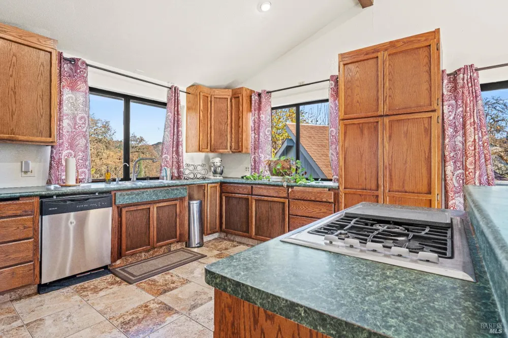 6620 Robinson Creek Road Ukiah, CA 95482