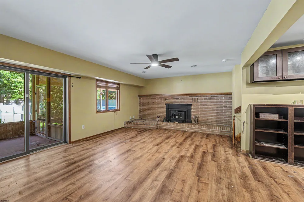 547 Gravelly Run Road Mays Landing, NJ 08330
