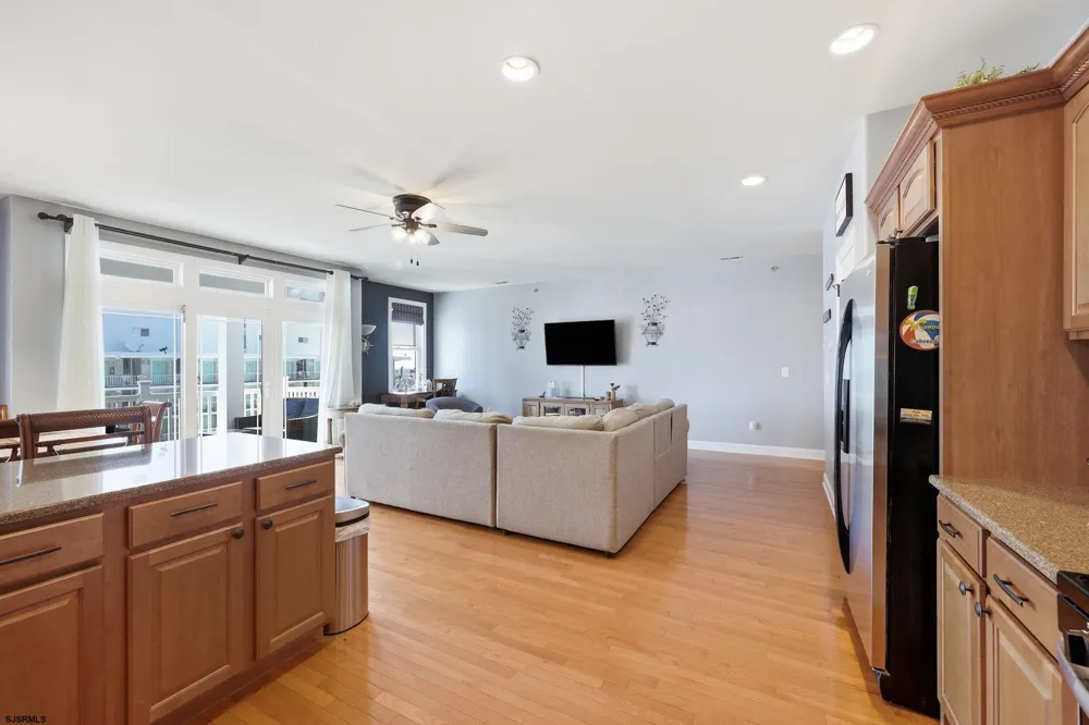 408 E Myrtle Rd Wildwood Crest, NJ 08260