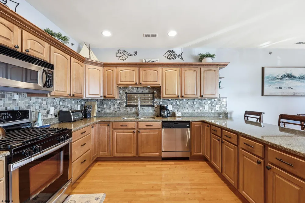 408 E Myrtle Rd Wildwood Crest, NJ 08260