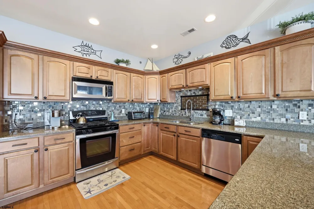 408 E Myrtle Rd Wildwood Crest, NJ 08260