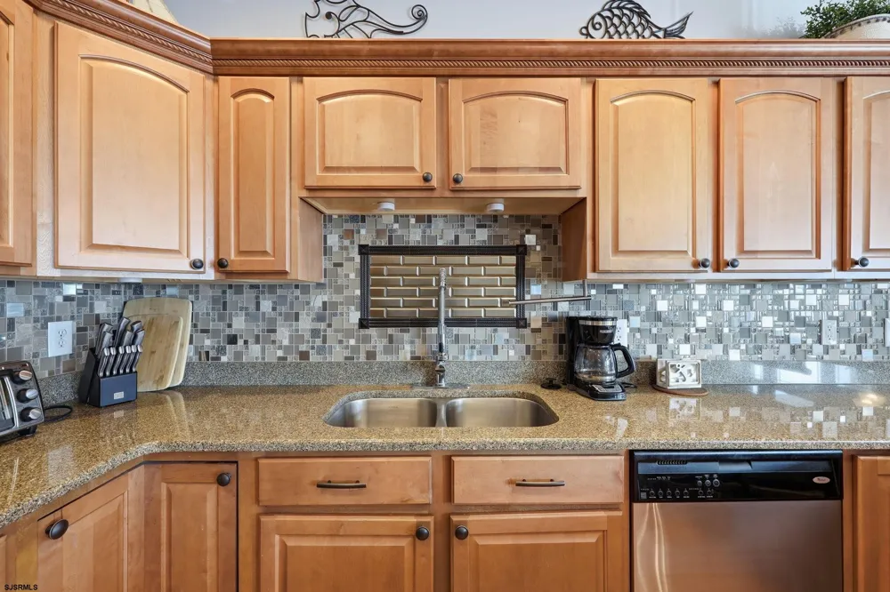 408 E Myrtle Rd Wildwood Crest, NJ 08260